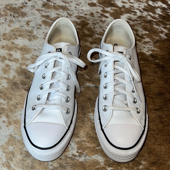 Low-top White Leather Platform Converse - Picture 5 of 5
